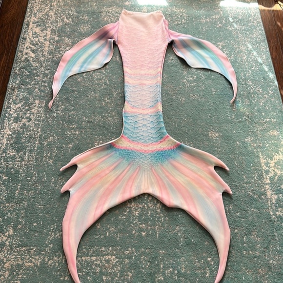 COTTON CANDY WRASSE WHIMSY FANTASEA TAIL - Picture 1 of 6